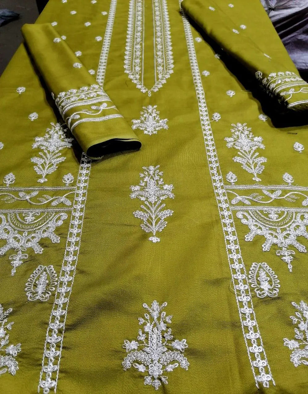 2 Pcs Women's Unstitched Embroidered Suit